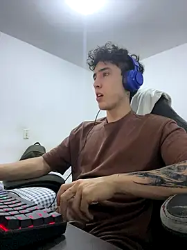 gojo satoru 18 online show from 12/14/25, 04:51