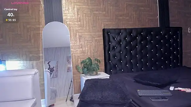 Laross25 online show from 07/15/26, 08:03