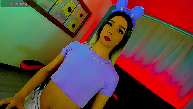 Snapshot of samantha_official_ chatting on 01/24/25, 04:37 samantha official online show from 01/24/25, 04:37