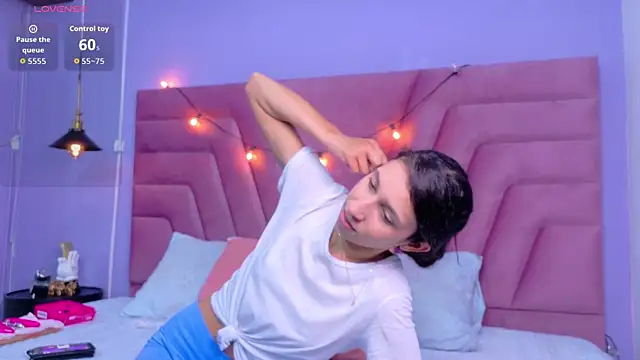 Beautifulskinny18 online show from 01/11/26, 07:52