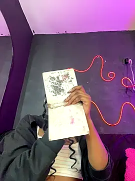 TIFFANYYSTAR online show from 12/18/25, 04:46