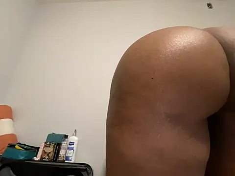 wynterheat online show from 02/16/25, 06:21