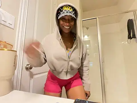 Snapshot of wynterheat chatting on 07/16/26, 04:57 wynterheat online show from 07/16/26, 04:57