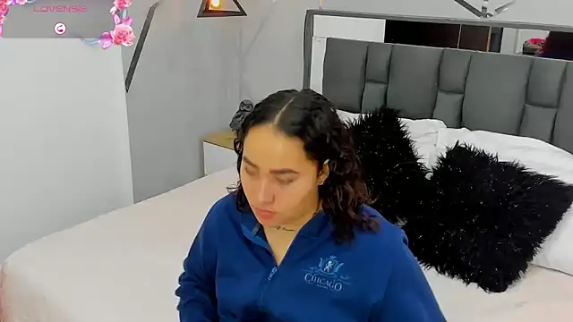 Ayla martinez online show from 02/04/25, 01:45