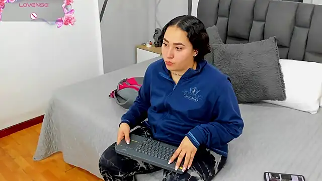 Ayla martinez online show from 03/05/25, 01:52