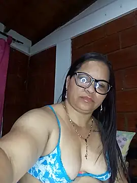 Snapshot of Sikiu_40 chatting on 02/17/25, 11:13 Sikiu 40 online show from 02/17/25, 11:13