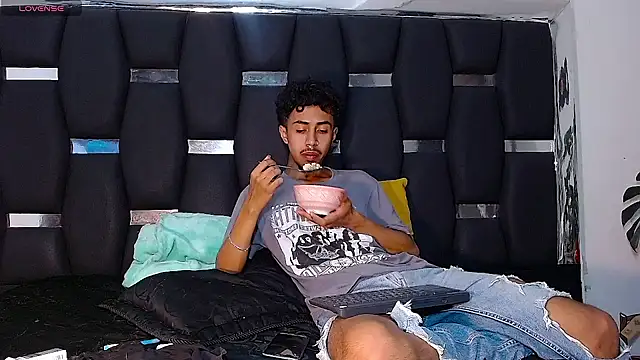 RyanRizzo online show from 12/10/24, 12:39