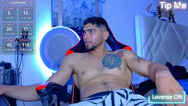 Rich boy01 online show from 11/17/25, 06:35