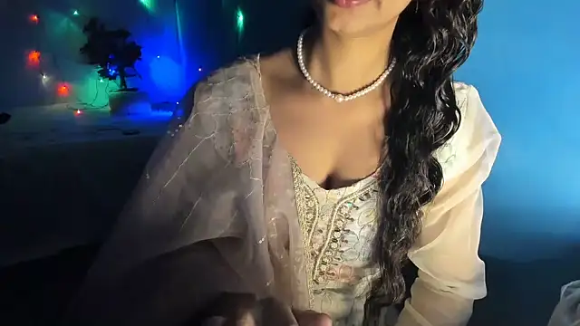 aarjulove online show from 10/28/25, 12:41