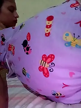 Nandasant09 online show from 03/18/25, 11:42