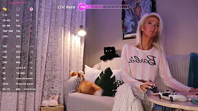 Snapshot of mari_moon_bunny chatting on 11/04/25, 01:43 mari moon bunny online show from 11/04/25, 01:43