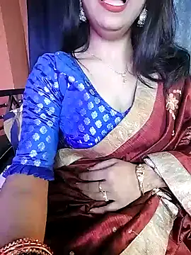 Snapshot of hot_Oliviaa chatting on 02/01/25, 05:28 hot Oliviaa online show from 02/01/25, 05:28