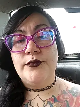 Snapshot of l1la_Rav3n chatting on 12/10/24, 04:27 l1la Rav3n online show from 12/10/24, 04:27