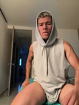 Logan smith1 online show from 02/02/25, 05:21