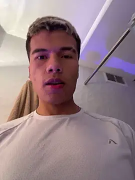 Logan smith1 online show from 02/16/25, 05:04