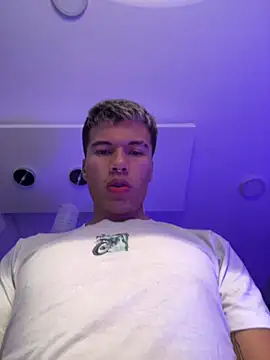 Logan smith1 online show from 02/17/25, 04:31