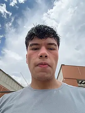 Logan smith1 online show from 11/01/25, 05:59