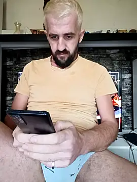 Snapshot of GrofLicno chatting on 02/11/26, 01:27 GrofLicno online show from 02/11/26, 01:27