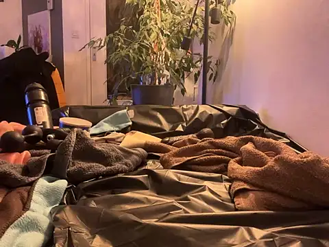 Snapshot of nickgode69 chatting on 02/02/25, 04:37 nickgode69 online show from 02/02/25, 04:37