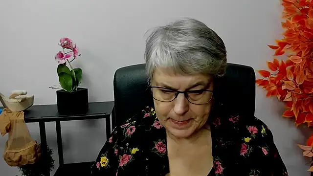 IrisDream online show from 12/02/24, 01:57