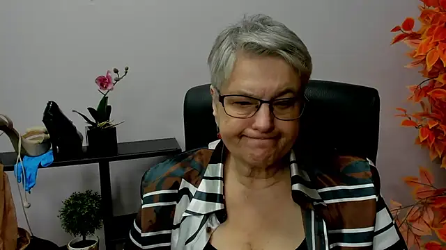 IrisDream online show from 12/18/24, 10:51