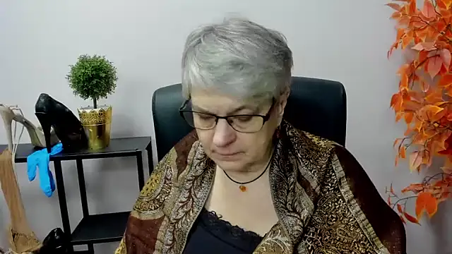 IrisDream online show from 12/31/24, 07:10