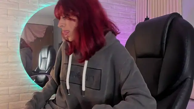 cloe  palmer online show from 12/05/24, 06:33