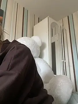 Liya my online show from 11/04/25, 09:52