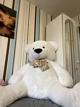 Liya my online show from 11/28/25, 11:02