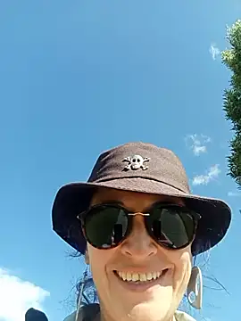 sophie banger online show from 10/02/25, 08:27