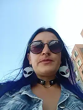 Snapshot of sophie_banger chatting on 01/17/26, 07:39 sophie banger online show from 01/17/26, 07:39