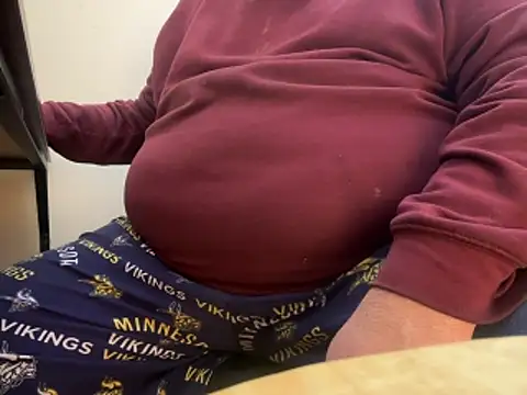 Snapshot of mnguy1972 chatting on 03/16/26, 05:17 mnguy1972 online show from 03/16/26, 05:17