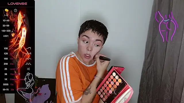 Snapshot of TRIXIE_TANG28 chatting on 02/21/25, 02:17 TRIXIE TANG28 online show from 02/21/25, 02:17