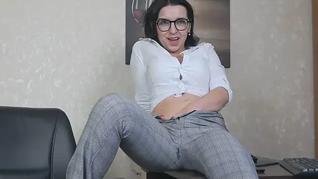 Snapshot of Ortensialady76 chatting on 03/03/25, 12:16 Ortensialady76 online show from 03/03/25, 12:16