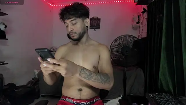 Snapshot of maxximus_100 chatting on 04/01/26, 03:29 maxximus 100 online show from 04/01/26, 03:29