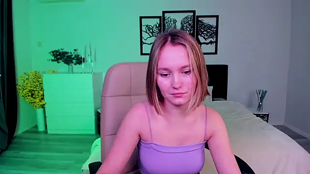 Snapshot of BritnieCute chatting on 01/29/25, 07:04 BritnieCute online show from 01/29/25, 07:04