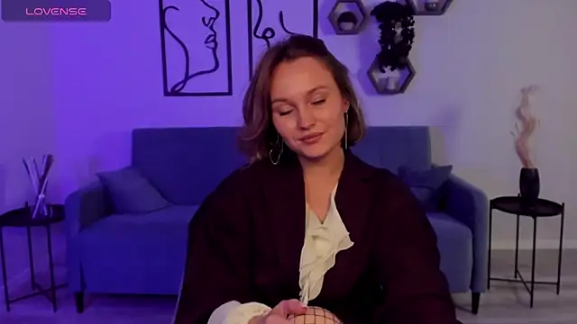 Snapshot of BritnieCute chatting on 09/29/25, 07:13 BritnieCute online show from 09/29/25, 07:13