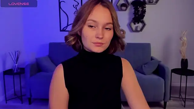 Snapshot of BritnieCute chatting on 10/07/25, 04:53 BritnieCute online show from 10/07/25, 04:53