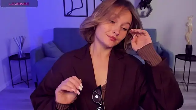 Snapshot of BritnieCute chatting on 10/08/25, 05:16 BritnieCute online show from 10/08/25, 05:16