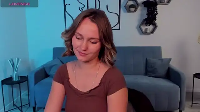 Snapshot of BritnieCute chatting on 10/14/25, 04:57 BritnieCute online show from 10/14/25, 04:57