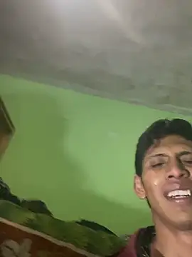 Snapshot of skaaaass chatting on 10/20/25, 09:32 skaaaass online show from 10/20/25, 09:32