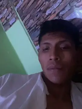 Snapshot of skaaaass chatting on 11/13/25, 08:24 skaaaass online show from 11/13/25, 08:24