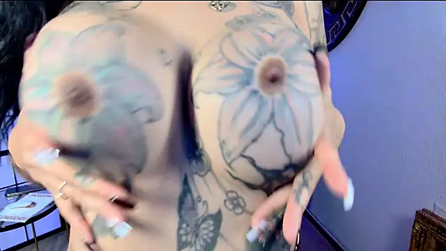 Snapshot of LeylaDelAmor chatting on 09/15/25, 11:10 LeylaDelAmor online show from 09/15/25, 11:10