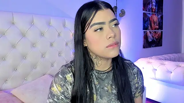 Snapshot of ZoeHarris chatting on 09/30/25, 12:10 ZoeHarris online show from 09/30/25, 12:10