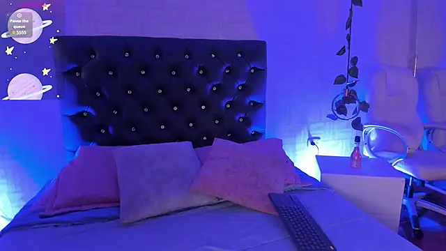 Snapshot of ZoeHarris chatting on 02/10/26, 12:20 ZoeHarris online show from 02/10/26, 12:20