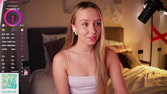 HollisBeckett online show from 11/15/25, 03:04