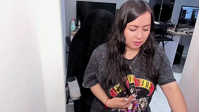 Kimkalifa  online show from 04/10/26, 12:32