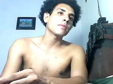 Snapshot of maick5- chatting on 09/24/25, 06:28 maick5- online show from 09/24/25, 06:28