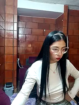 Snapshot of Raven__purple chatting on 01/24/25, 01:24 Raven purple online show from 01/24/25, 01:24