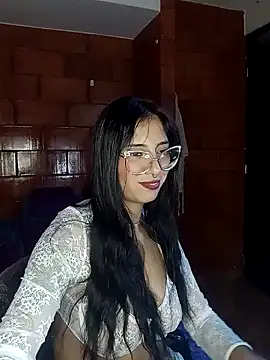 Snapshot of Raven__purple chatting on 02/05/25, 02:29 Raven purple online show from 02/05/25, 02:29